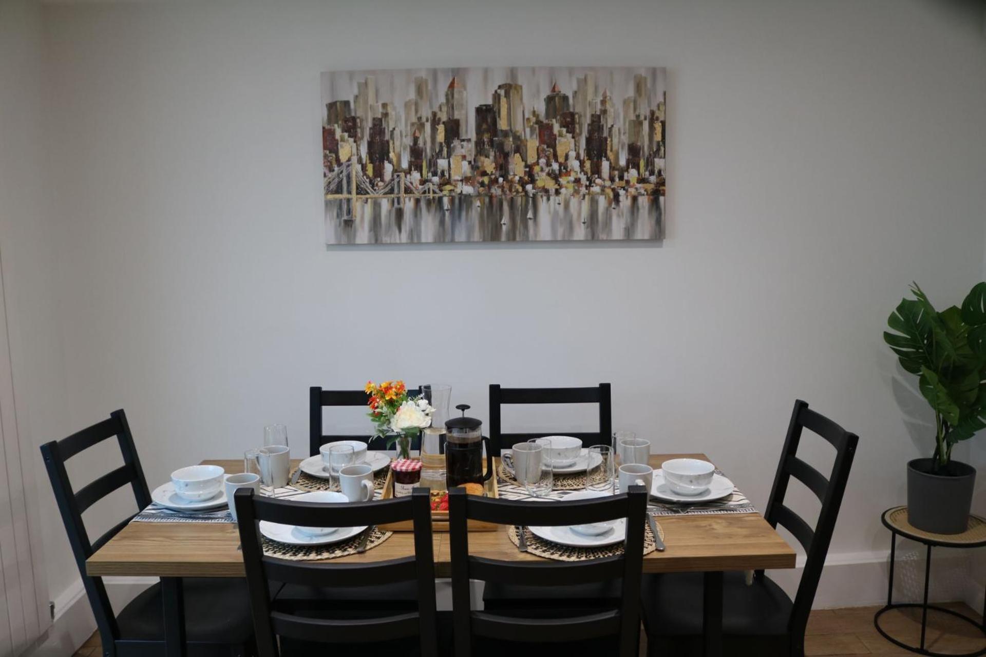 Stylish Townhouse-Sleeps 9-Free Parking Apartment Milton Keynes Exterior photo