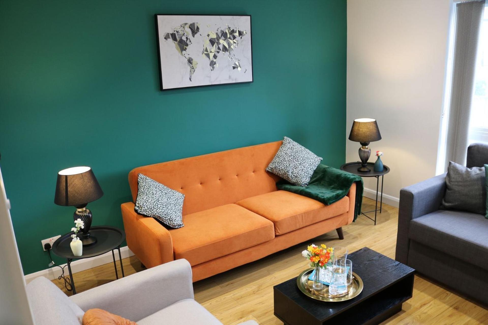 Stylish Townhouse-Sleeps 9-Free Parking Apartment Milton Keynes Exterior photo
