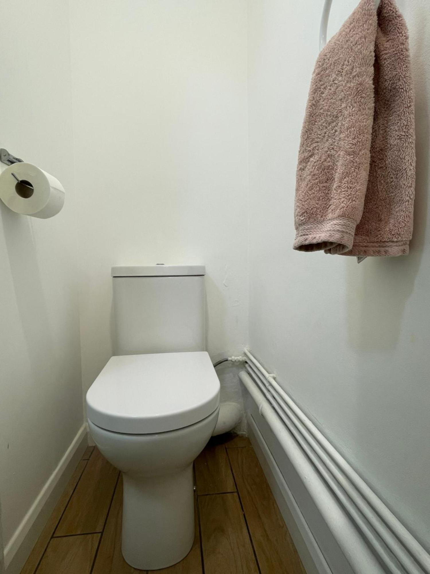 Stylish Townhouse-Sleeps 9-Free Parking Apartment Milton Keynes Exterior photo